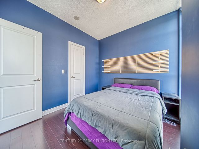 PH3 - 50 Town Centre Crt