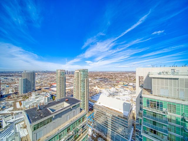 PH3 - 50 Town Centre Crt