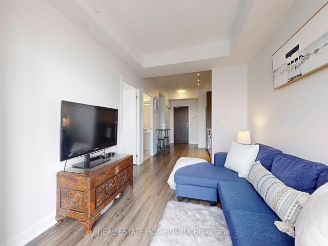 707 - 630 Greenwood Ave