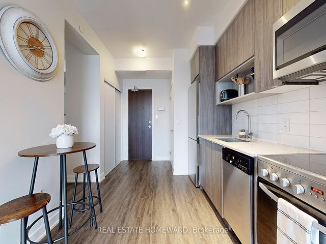 707 - 630 Greenwood Ave