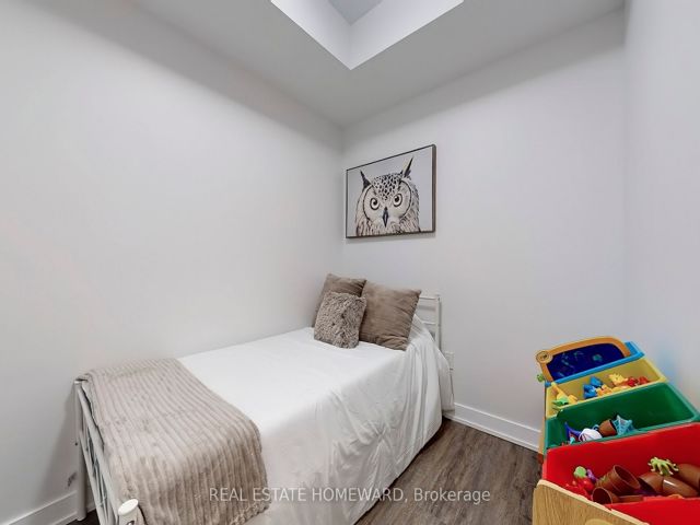 707 - 630 Greenwood Ave