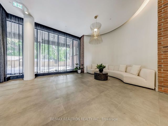 907 - 2799 Kingston Rd