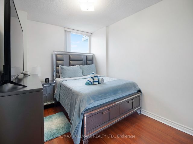 302 - 15 Torrance Rd