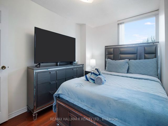 302 - 15 Torrance Rd
