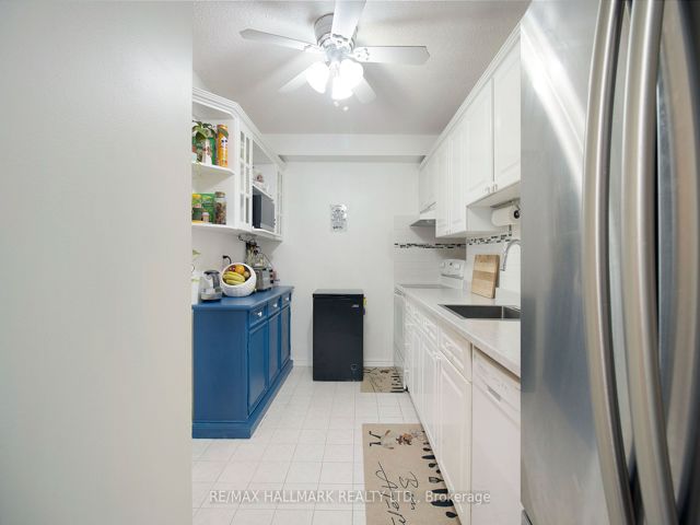 302 - 15 Torrance Rd