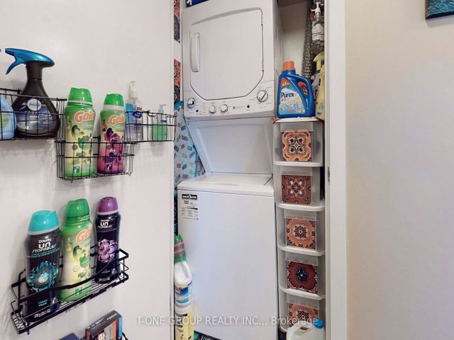 2311 - 36 Lee Centre Dr