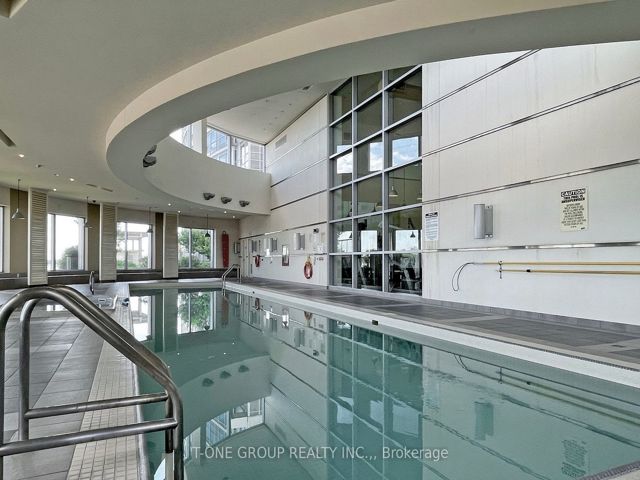2311 - 36 Lee Centre Dr