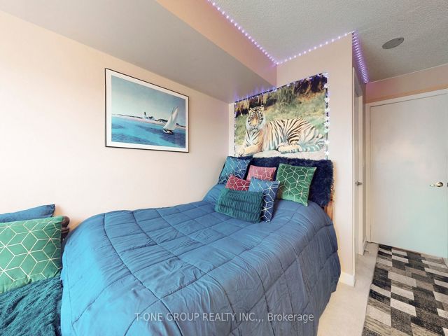 2311 - 36 Lee Centre Dr