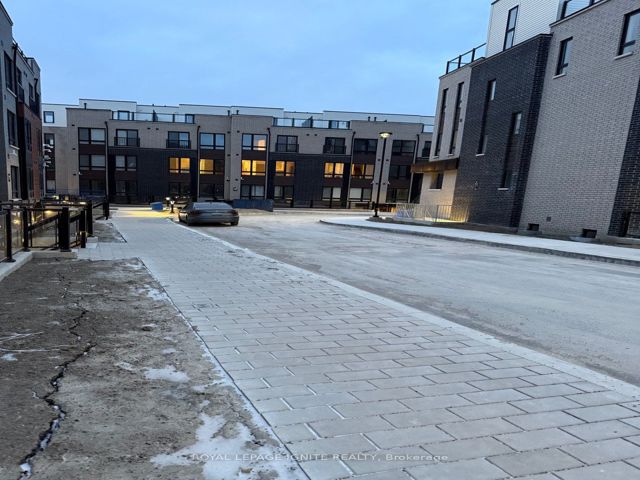 5 - 165 Tapscott Rd