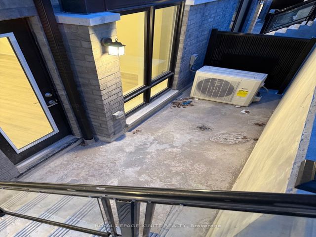 5 - 165 Tapscott Rd