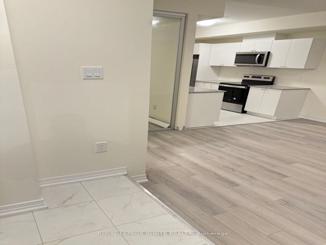 5 - 165 Tapscott Rd
