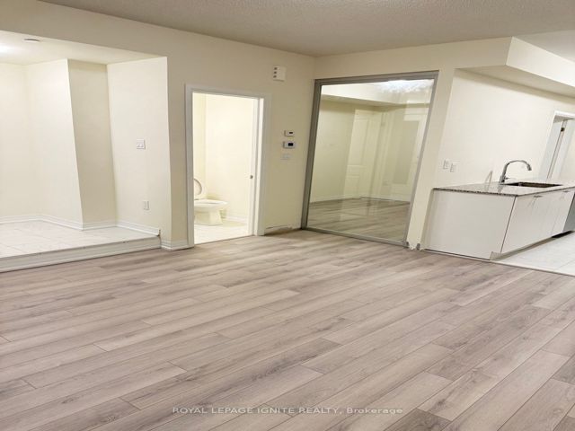 5 - 165 Tapscott Rd