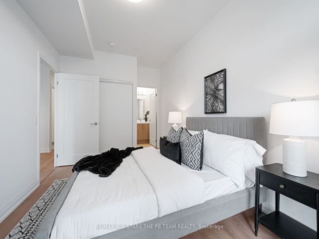 408 - 286 Main St