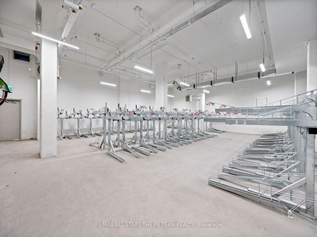 408 - 286 Main St