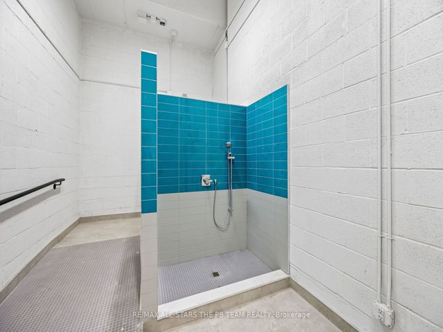 408 - 286 Main St