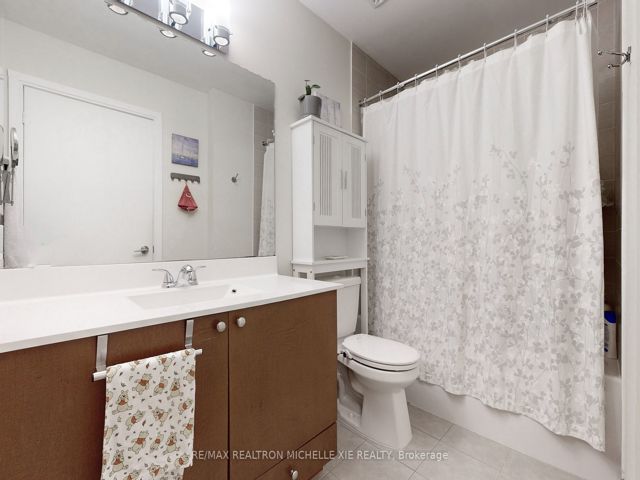 106 - 151 Village Green Sq