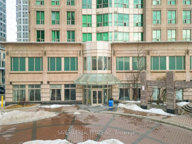 816 - 8 Lee Centre Dr