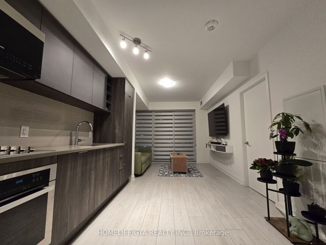 1511 - 2033 Kennedy Rd