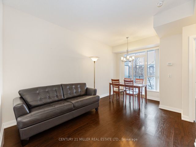 216 - 181 Village Green Sq