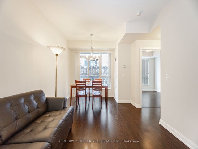 216 - 181 Village Green Sq