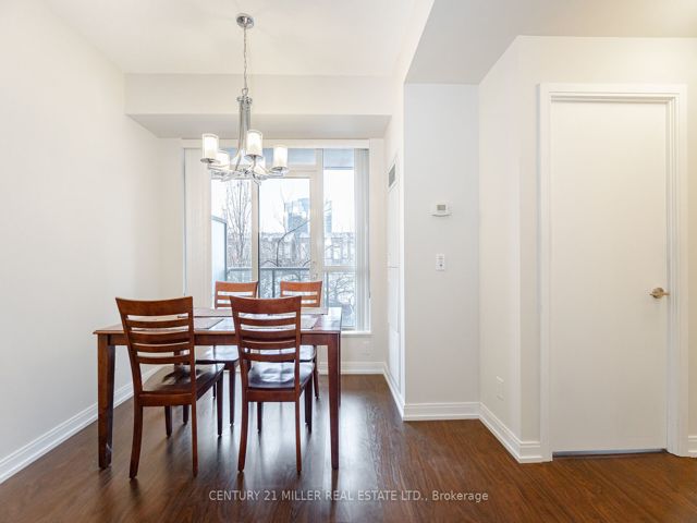 216 - 181 Village Green Sq