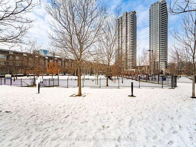 216 - 181 Village Green Sq