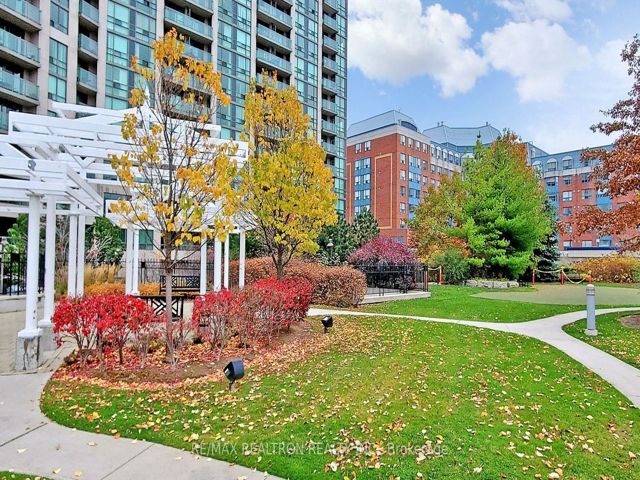 2208 - 68 Grangeway Ave