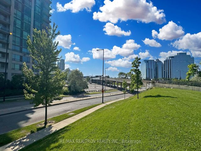 2208 - 68 Grangeway Ave