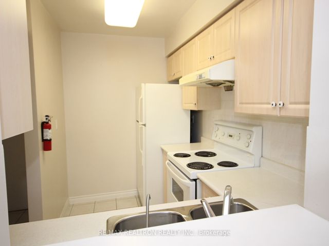 802 - 5039 Finch Ave E