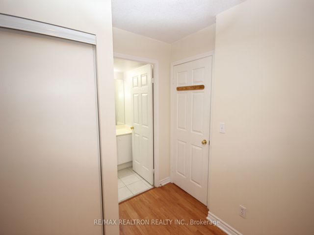 802 - 5039 Finch Ave E
