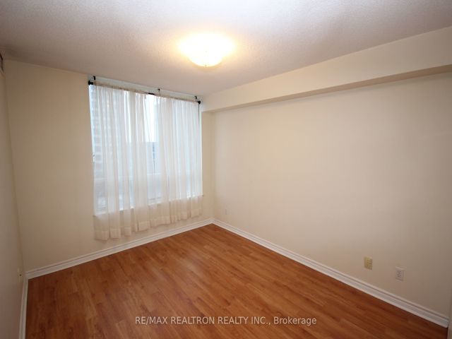 802 - 5039 Finch Ave E