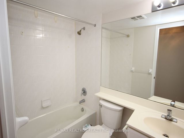 802 - 5039 Finch Ave E