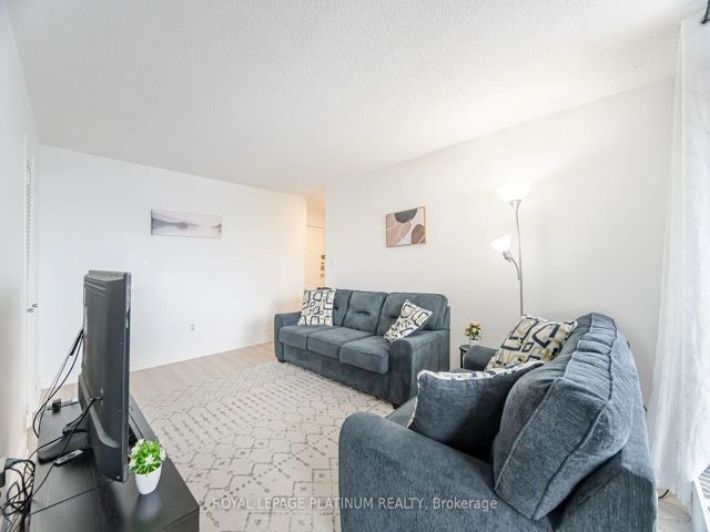 1407 - 90 Ling Rd