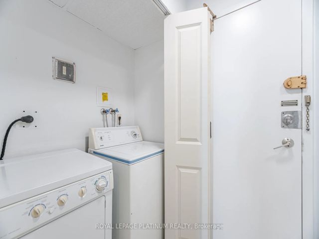 1407 - 90 Ling Rd