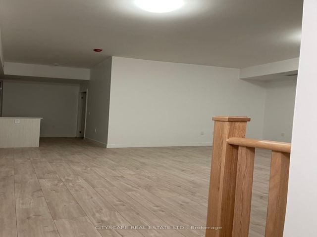 4B1 unit 85 - 176 CLONMORE Dr