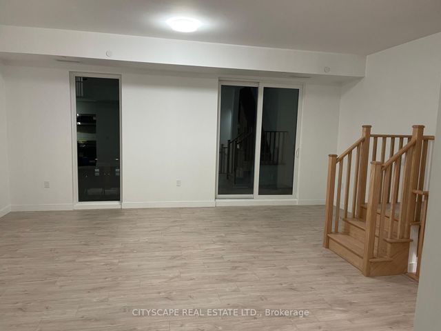 4B1 unit 85 - 176 CLONMORE Dr