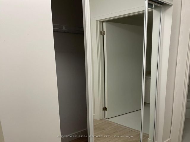 4B1 unit 85 - 176 CLONMORE Dr