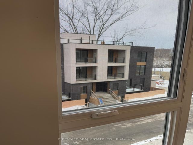 4B1 unit 85 - 176 CLONMORE Dr