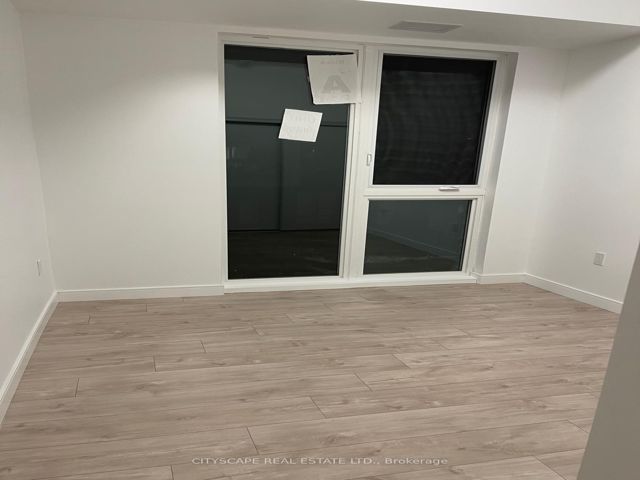 4B1 unit 85 - 176 CLONMORE Dr