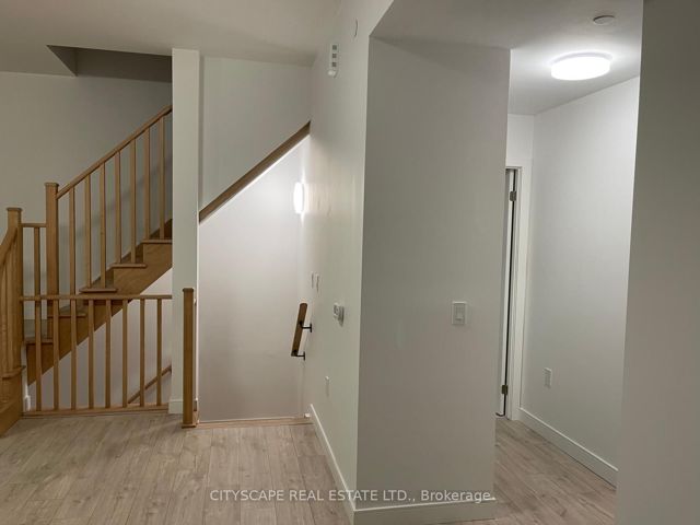 4B1 unit 85 - 176 CLONMORE Dr