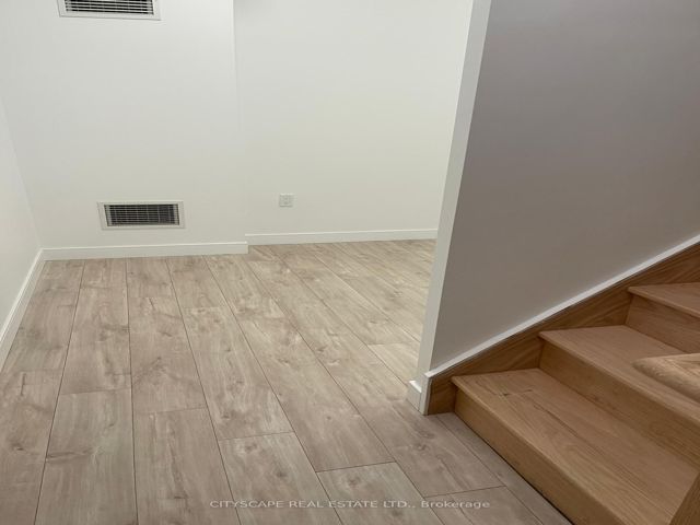 4B1 unit 85 - 176 CLONMORE Dr