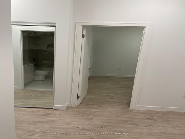 4B1 unit 85 - 176 CLONMORE Dr