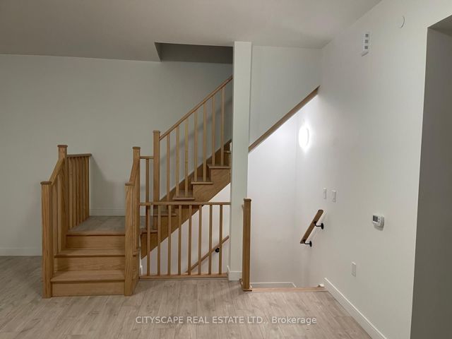 4B1 unit 85 - 176 CLONMORE Dr