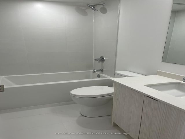 4B1 unit 85 - 176 CLONMORE Dr