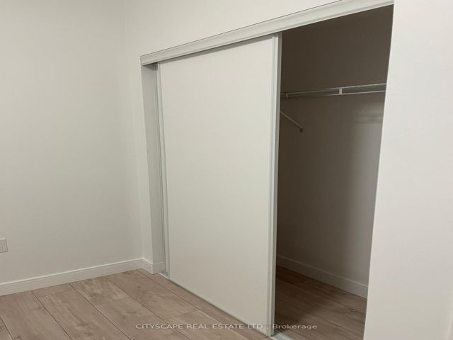 4B1 unit 85 - 176 CLONMORE Dr