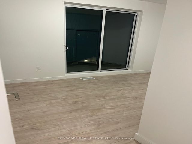 4B1 unit 85 - 176 CLONMORE Dr