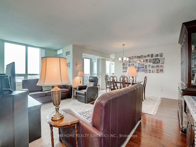 2906 - 88 Grangeway Ave