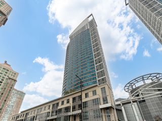 1616 - 36 Lee Centre Dr