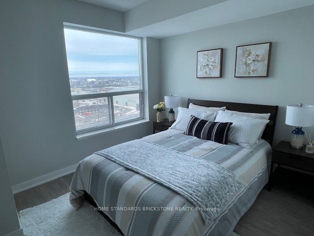 1616 - 36 Lee Centre Dr