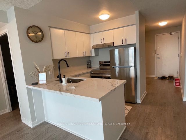 1616 - 36 Lee Centre Dr